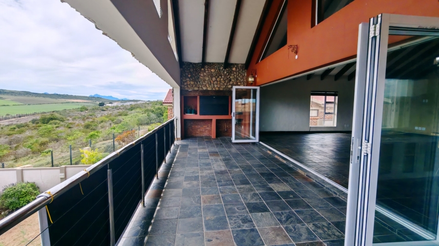 3 Bedroom Property for Sale in Reebok Western Cape